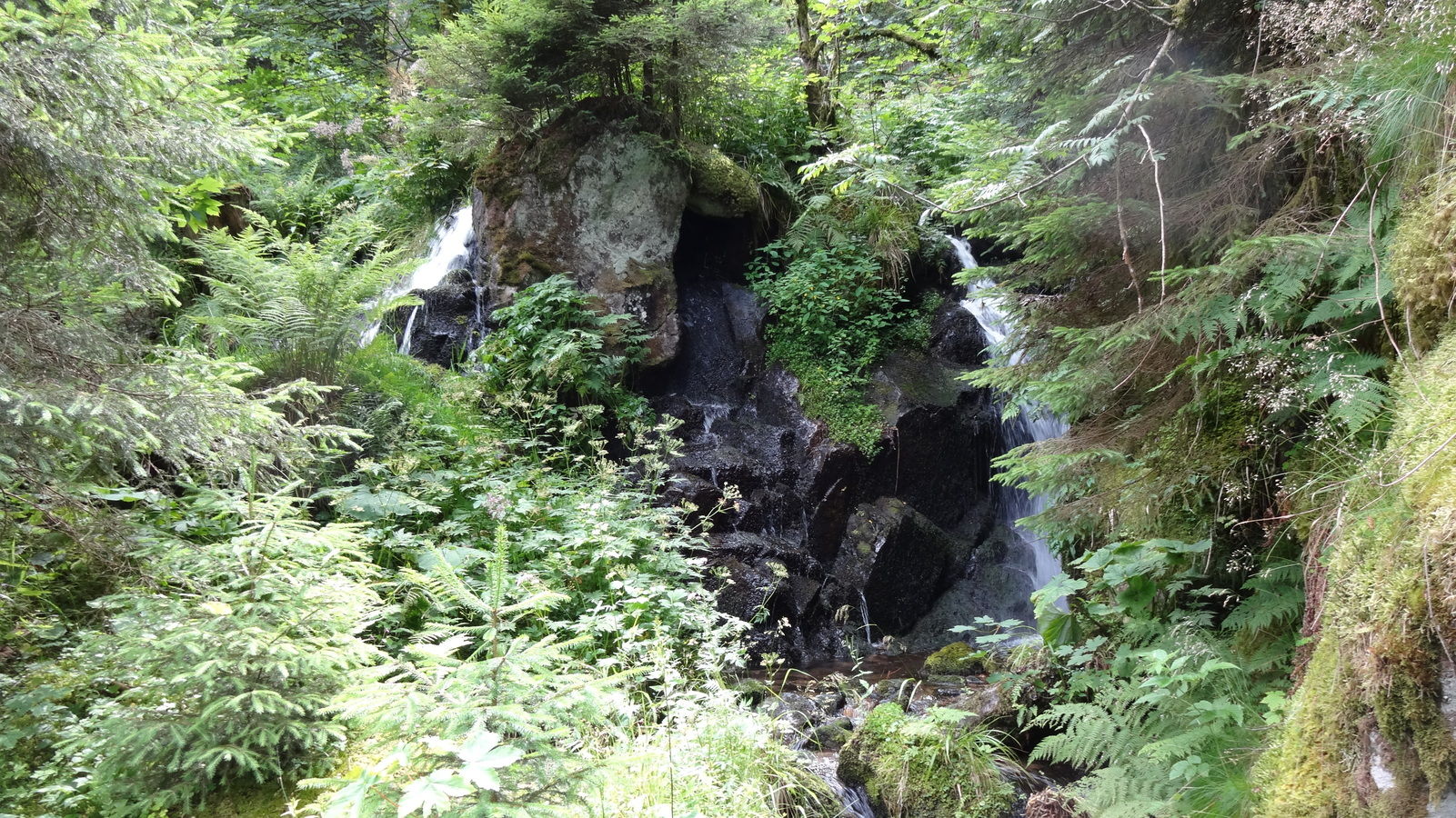 Cascades dans la petite vallée de Stolz-Ablass