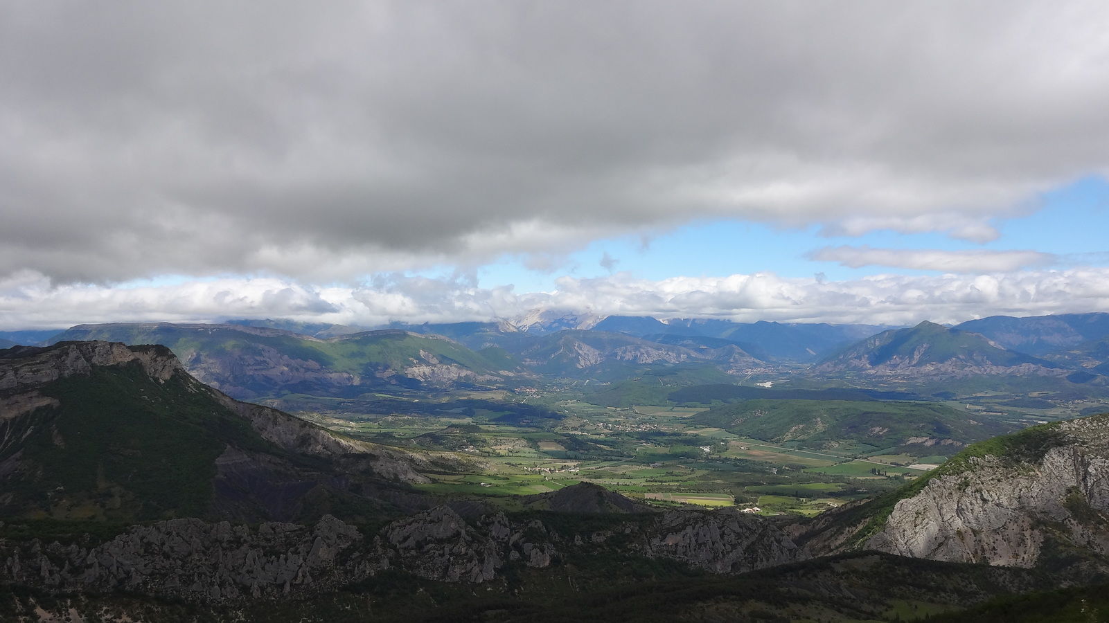 Vallée du Buëch et Dévoluy dans les nuages