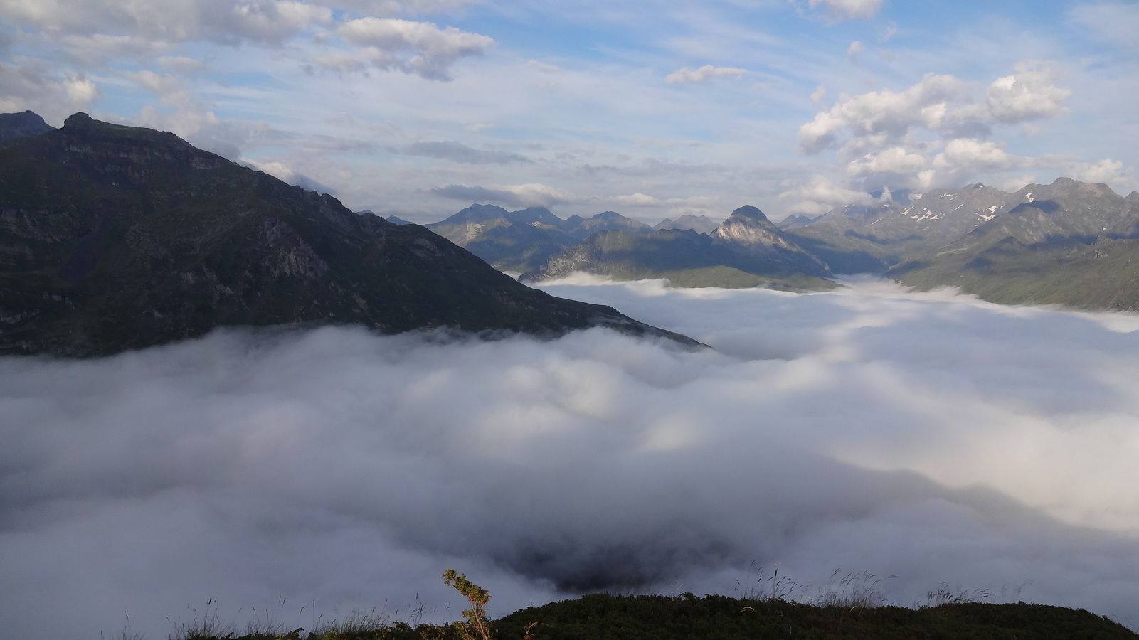 Mer de nuage dans la vallée de Gavarnie