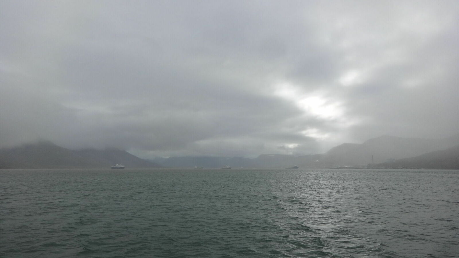 Adventfjorden (baie de Longyearbyen)                               