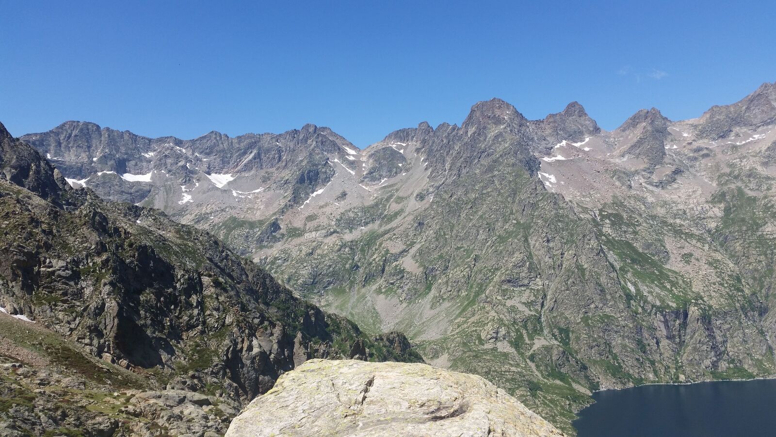 Vue sur le Pas de Brocan (centre gauche)