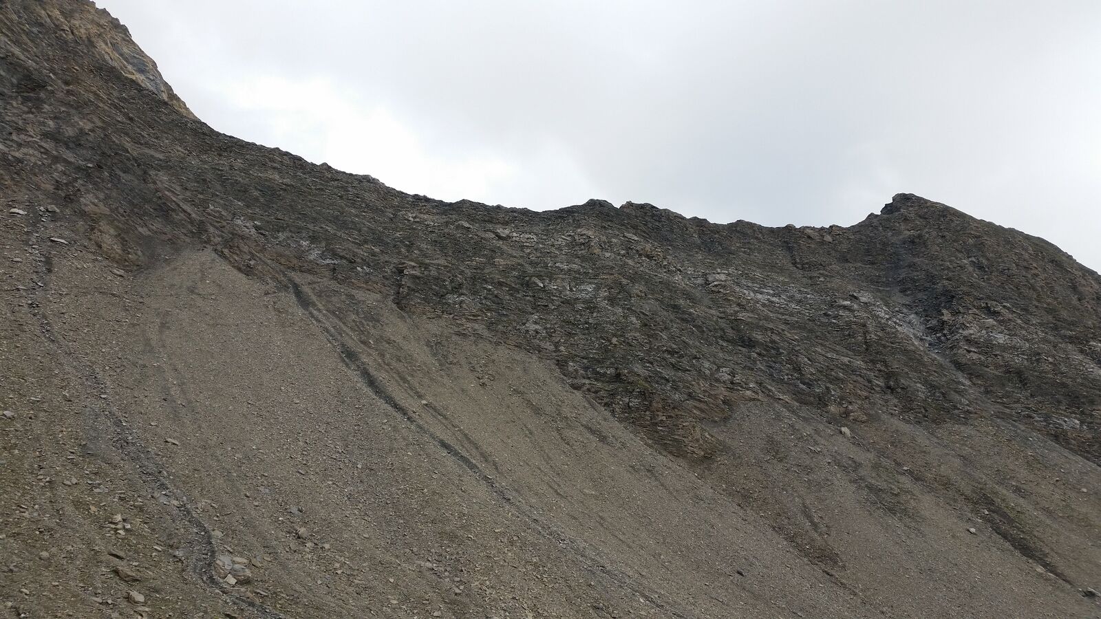 Col Battaglione d'Aosta. Oui il y a un passage !