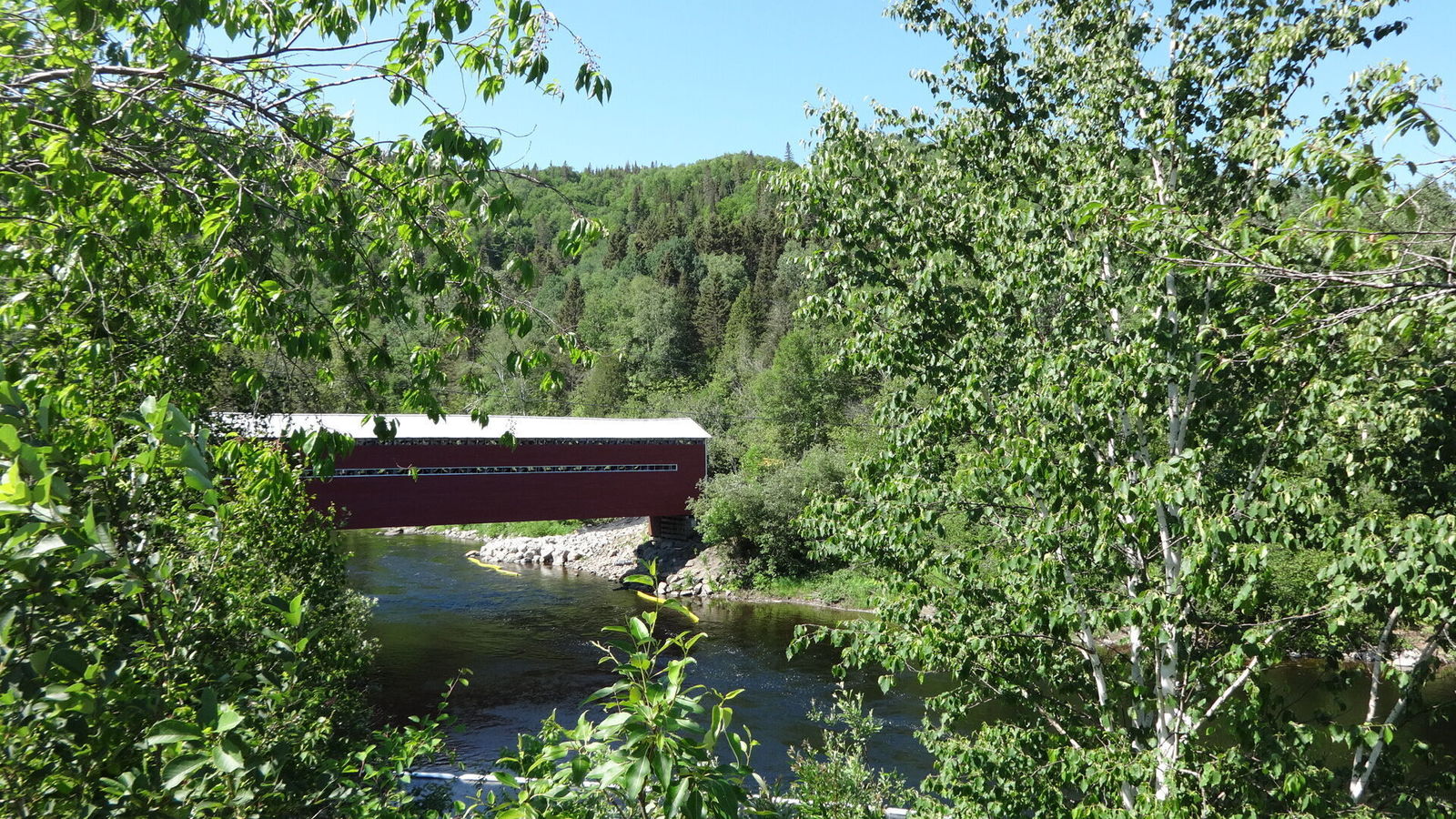 Pont couvert sur la rivière Sainte-Marguerite